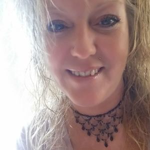 Meet your Posher, Eva